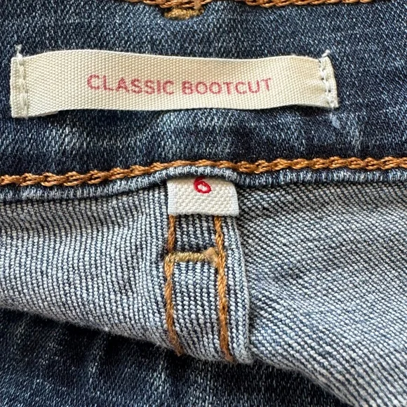 Levi’s Classic Bootcut - Picture 4 of 10